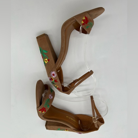 Shoe Republic LA Heeled Sandals Sz 8 Tan Floral Embroidered Ankle Strap - Picture 10 of 16